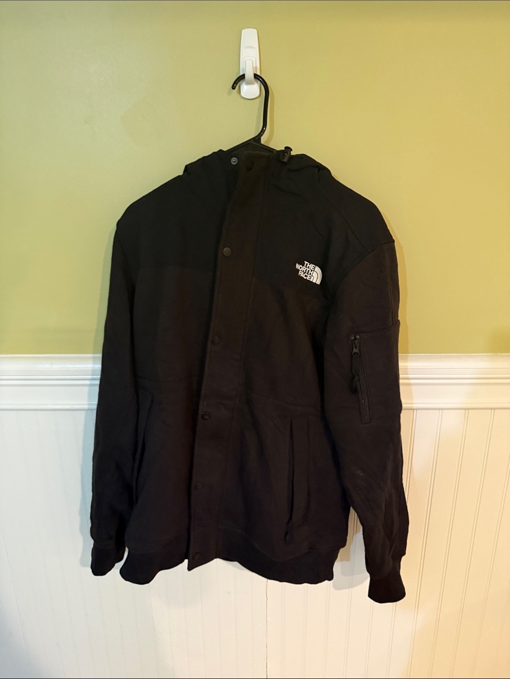 The North Face Men's Size M Black Hooded Performance Jacket